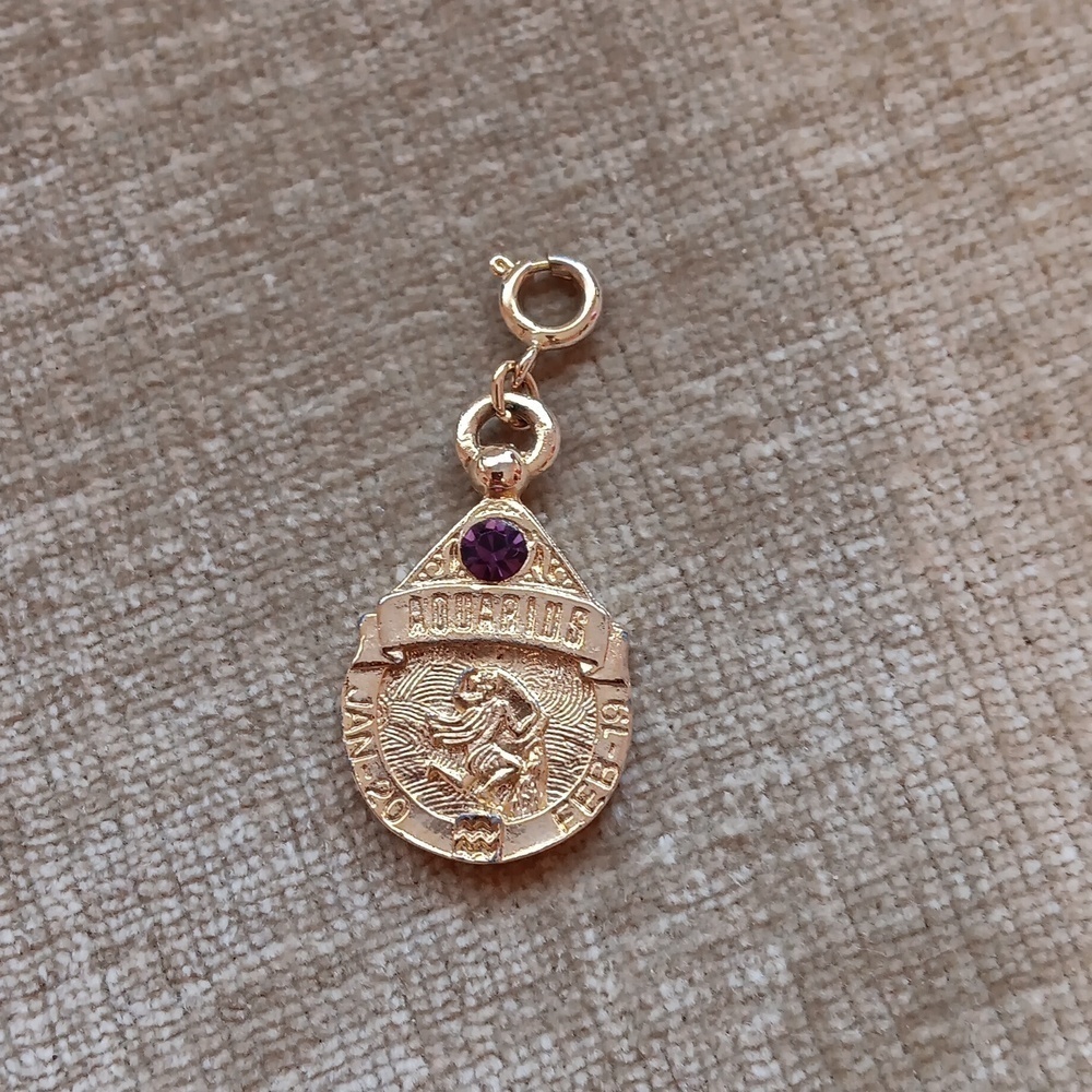 Aquarius Gold Tone Charm